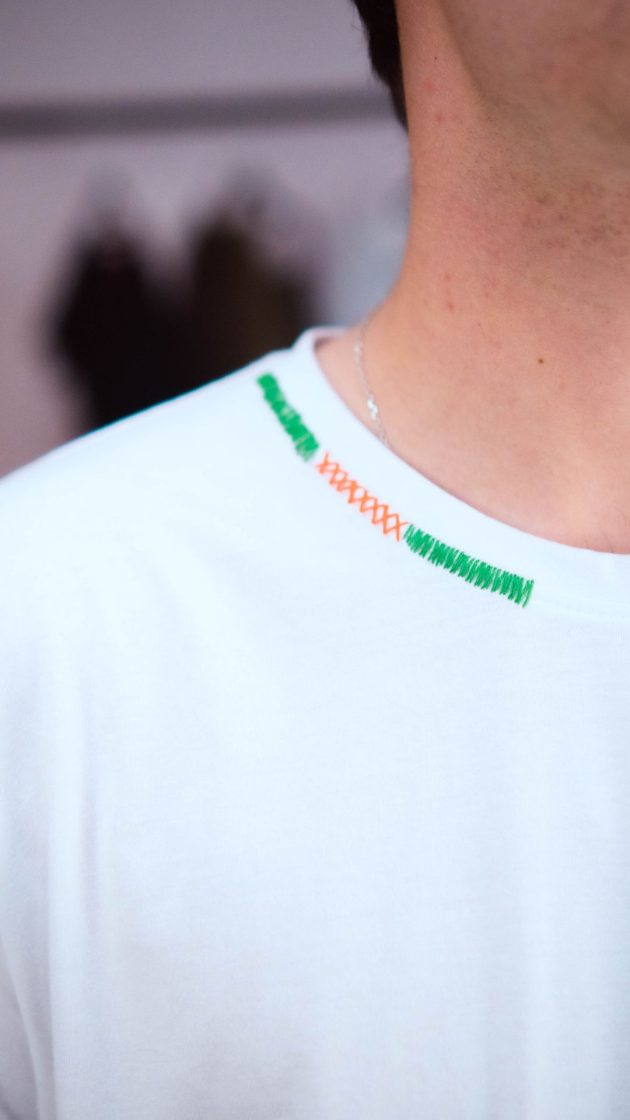 Tshirt Branca Bordada